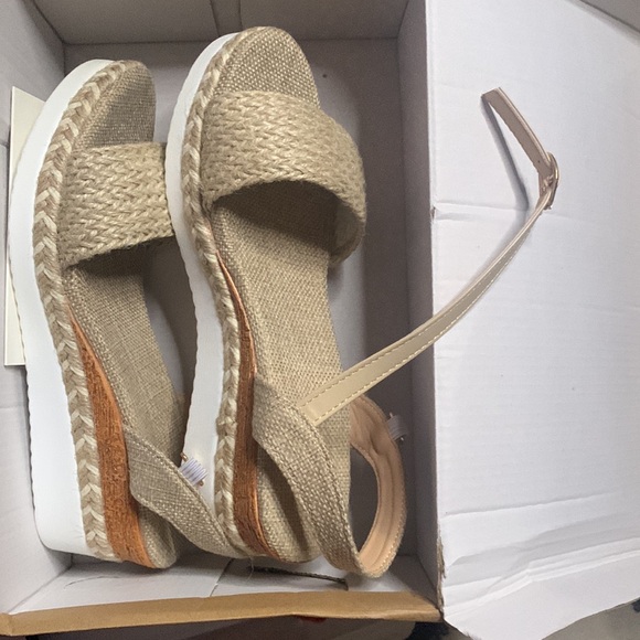 Wedges Sandals size 37 woman’s - Picture 4 of 4